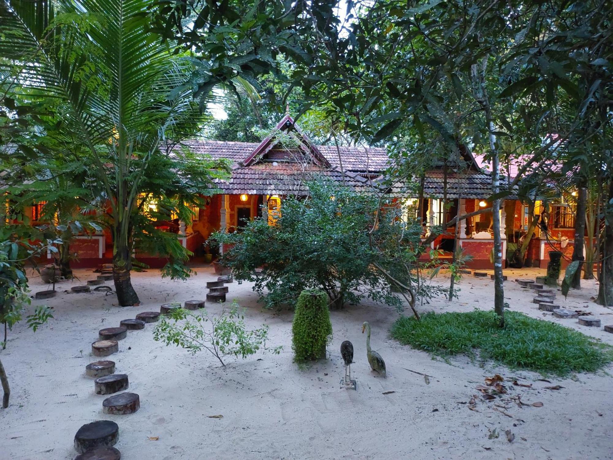 Abba Marari Beach Villas & Homestay Mararikulam Alappuzha Bagian luar foto