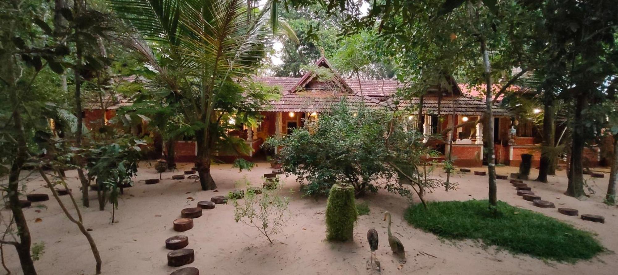 Abba Marari Beach Villas & Homestay Mararikulam Alappuzha Bagian luar foto