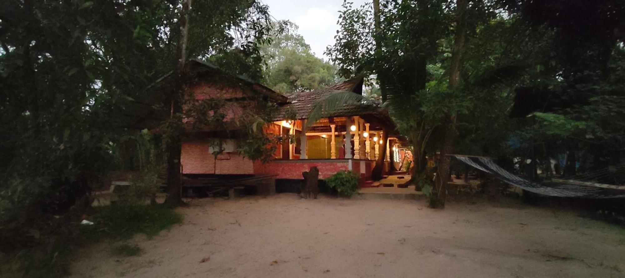 Abba Marari Beach Villas & Homestay Mararikulam Alappuzha Bagian luar foto